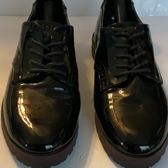 White Mountain Gilly Oxford Patent Leather Shoes - EUC - Picture 8 of 12